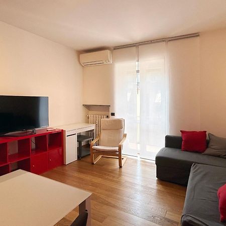 Comfortable Apartment In The Heart Of Lecco Zewnętrze zdjęcie
