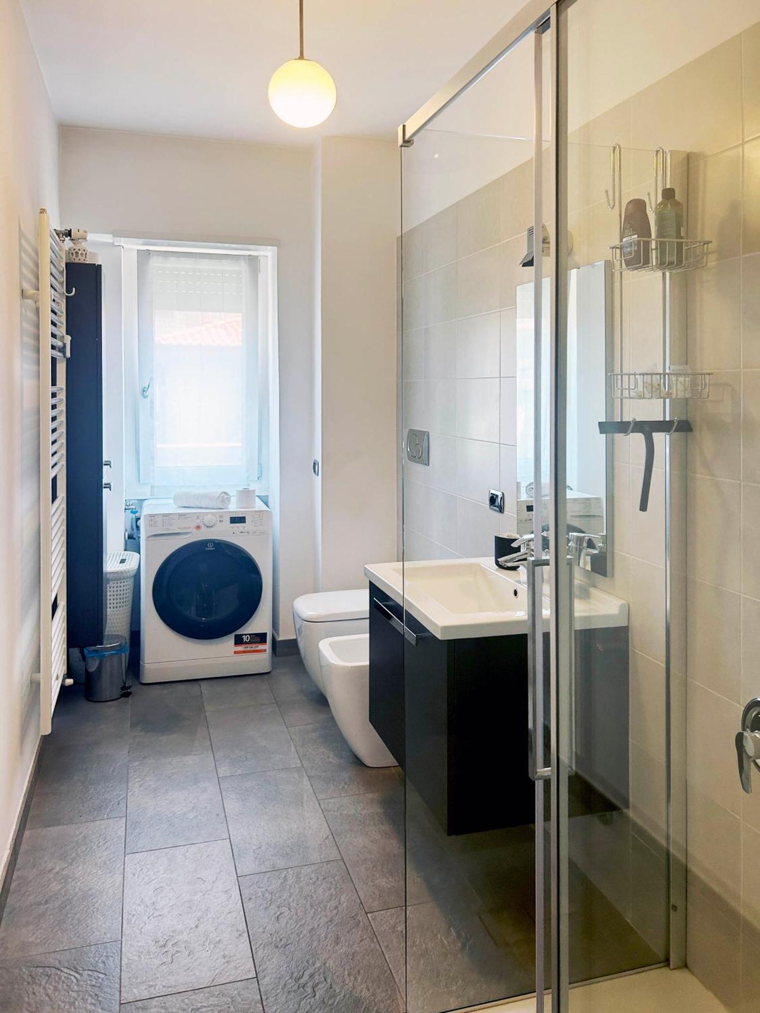 Comfortable Apartment In The Heart Of Lecco Zewnętrze zdjęcie