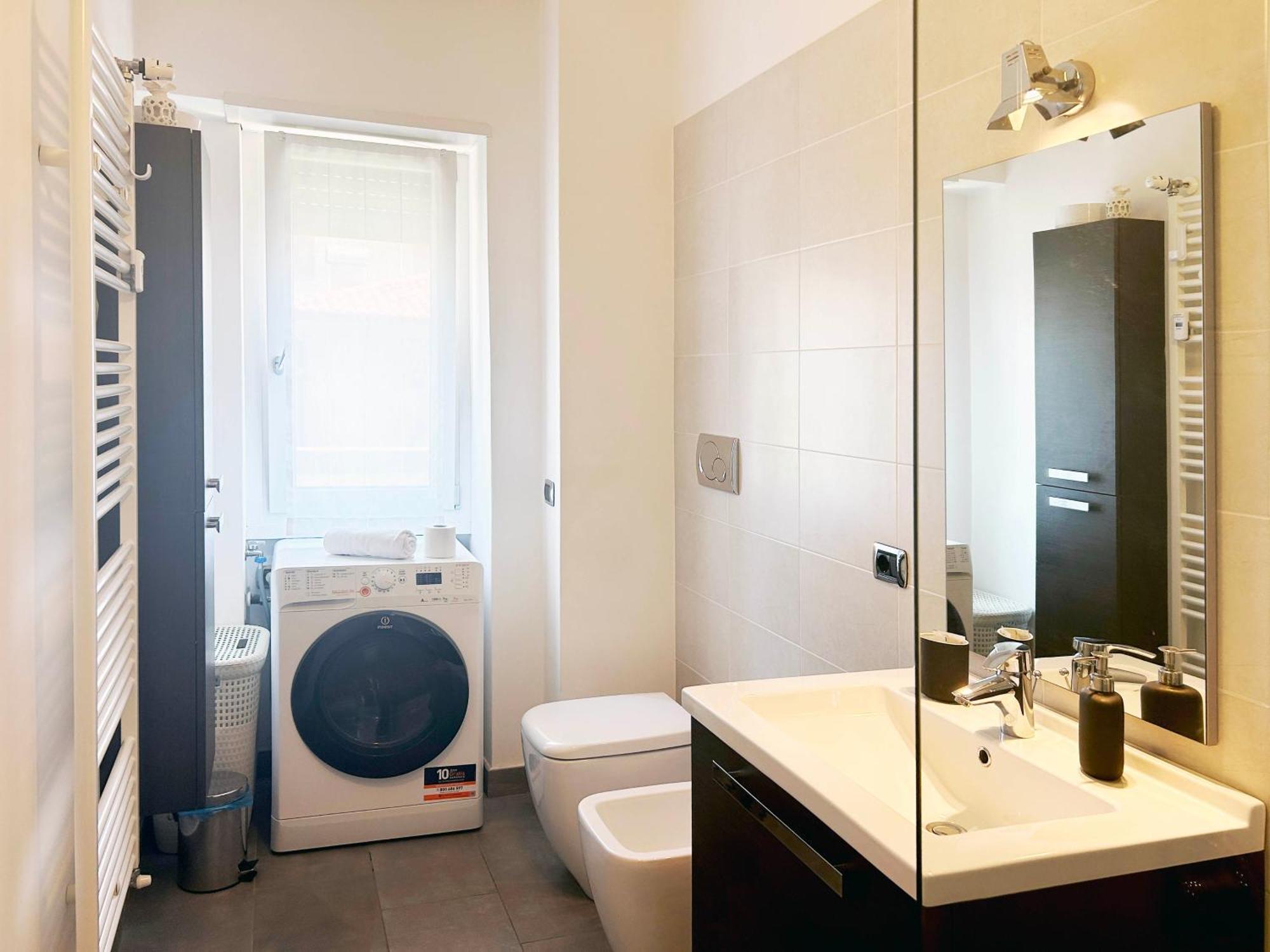 Comfortable Apartment In The Heart Of Lecco Zewnętrze zdjęcie
